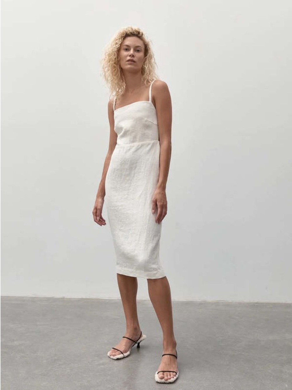 St. Agni 90’s minimalist cream Linen Backless Slip Dress